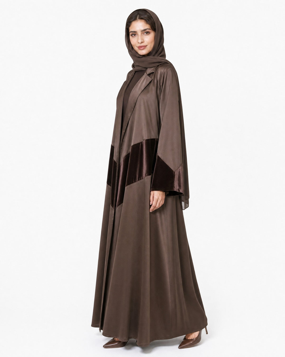 ثوب عباية بثلاث درجات لونية. – MIRA Y MANO