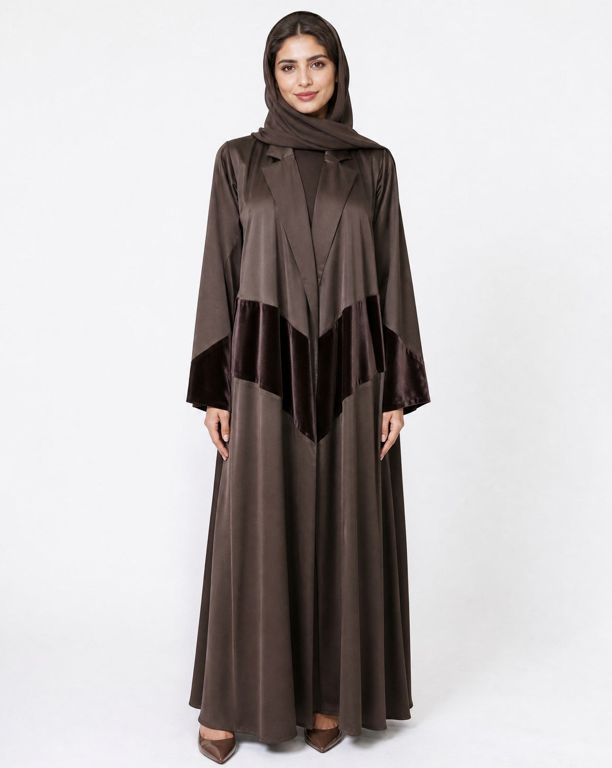 ثوب عباية بثلاث درجات لونية. – MIRA Y MANO