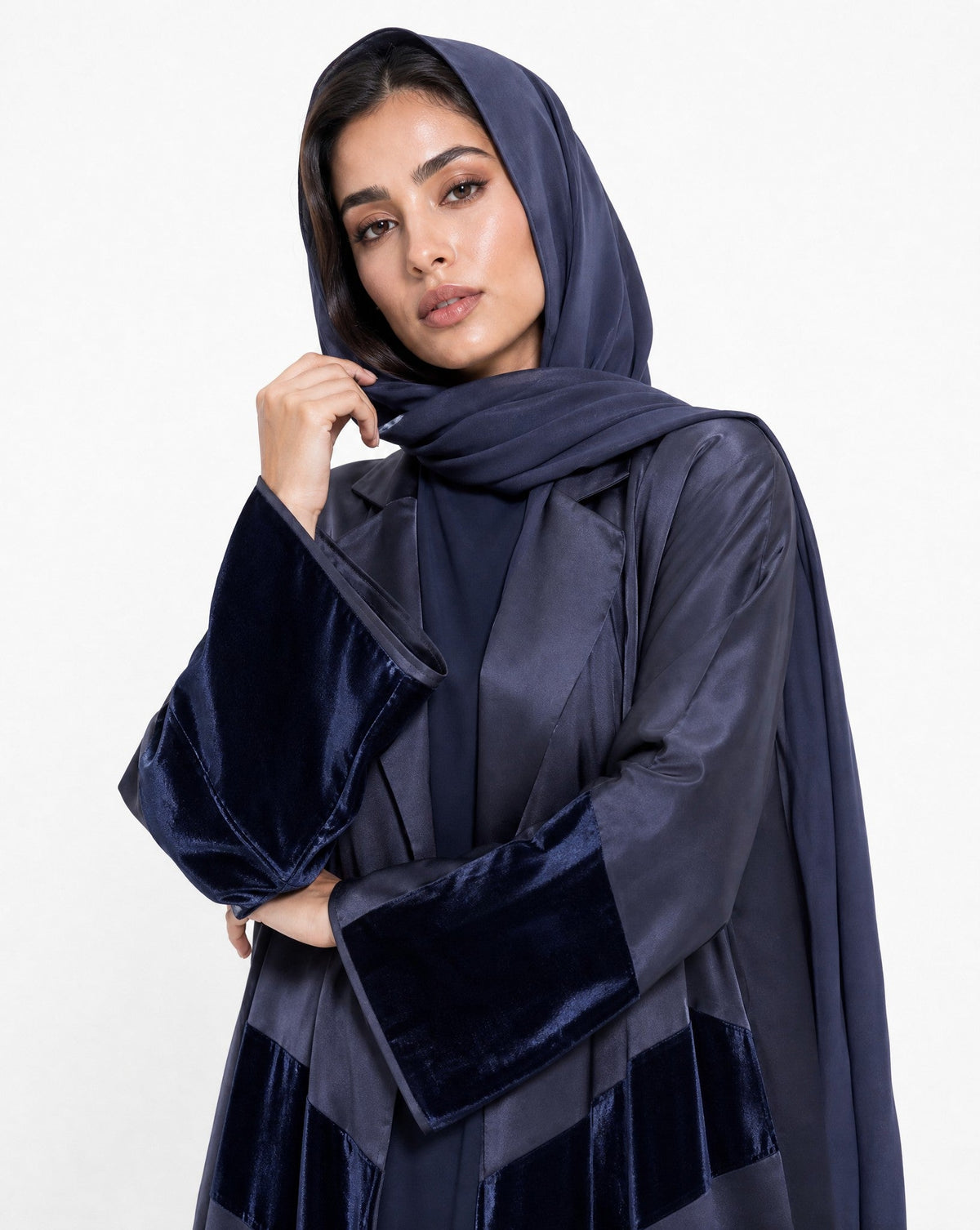 THREE SHD-COAT-BL ABAYA - MODISH - MIRA Y MANO