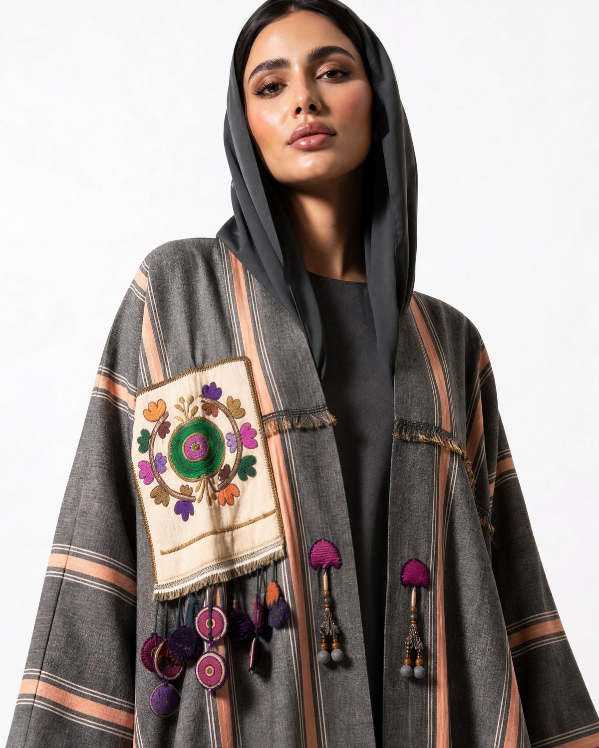 ATQPTKFT ANTIQUE – Grey Linen Abaya – Product image 3