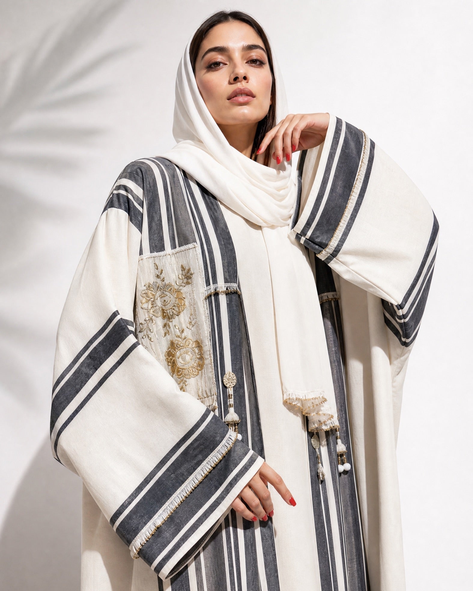 ATQPTKFT-GSW ABAYA - MOJA MAJKA - MIRA Y MANO