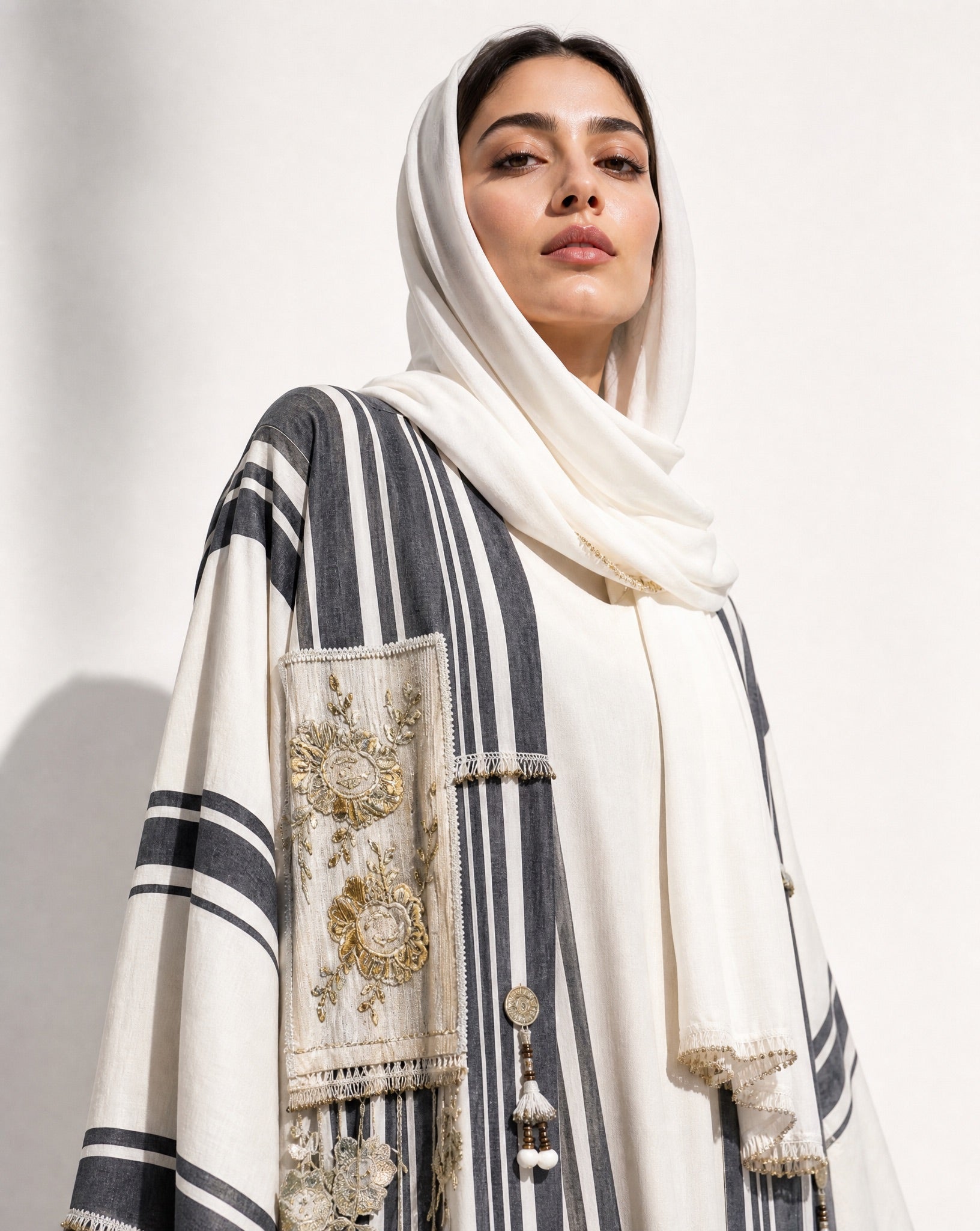 ATQPTKFT-GSW ABAYA - MOJA MAJKA - MIRA Y MANO