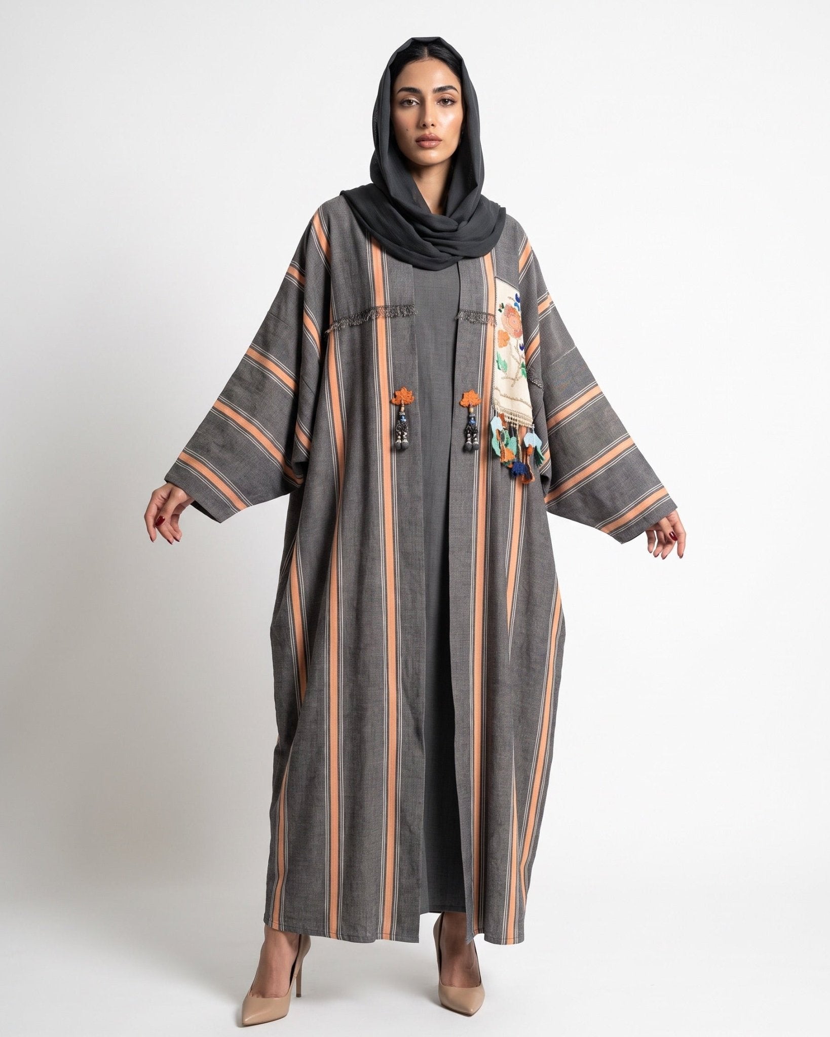 ATQPTKFT-GY-SL ABAYA - MOJA MAJKA - MIRA Y MANO