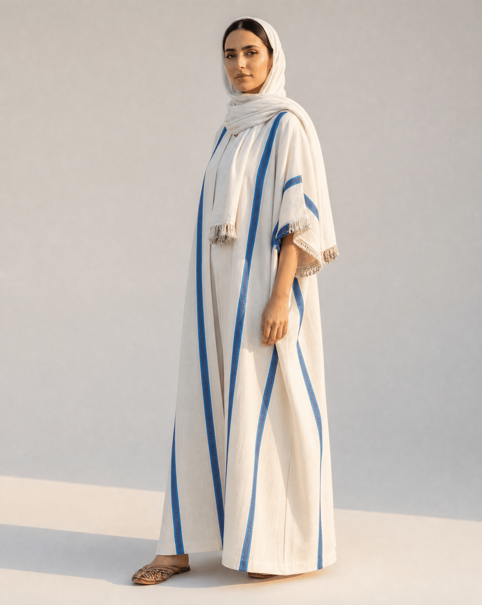 MOJASUMER - BL ABAYA - MOJA MAJKA - MIRA Y MANO