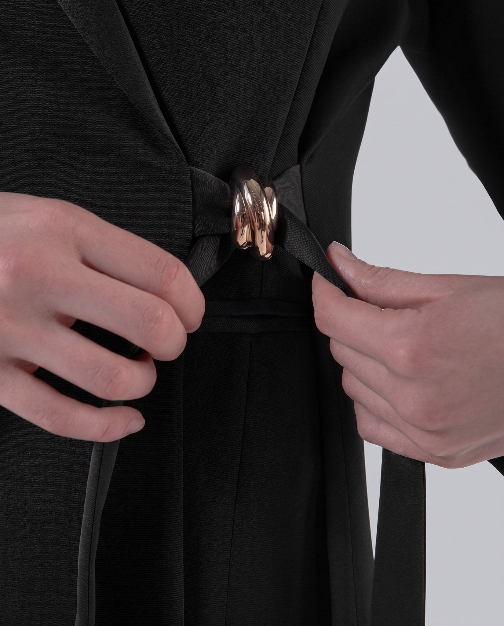 SM2634-BK - Black Crepe Abaya - MOONLIGHT CONCEPT - MIRA Y MANO