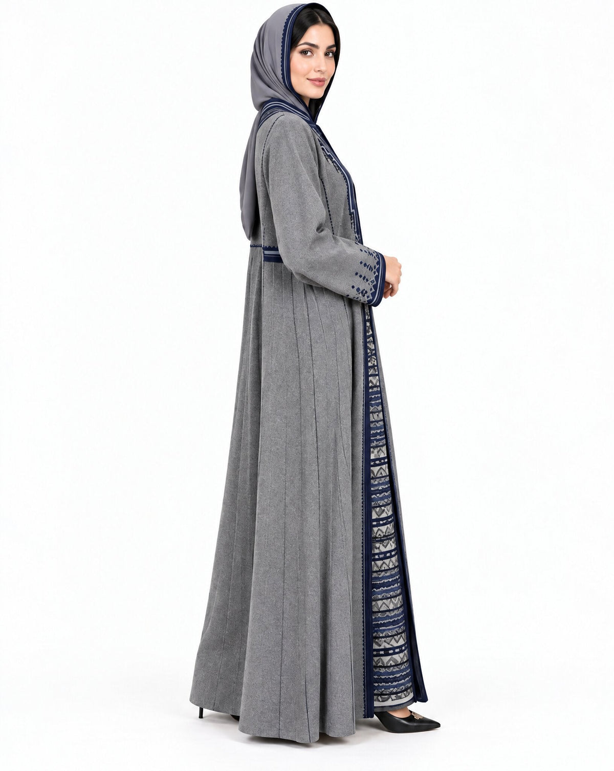 Classic A Embroidered - Gray Wool Abaya - MIRA Y MANO
