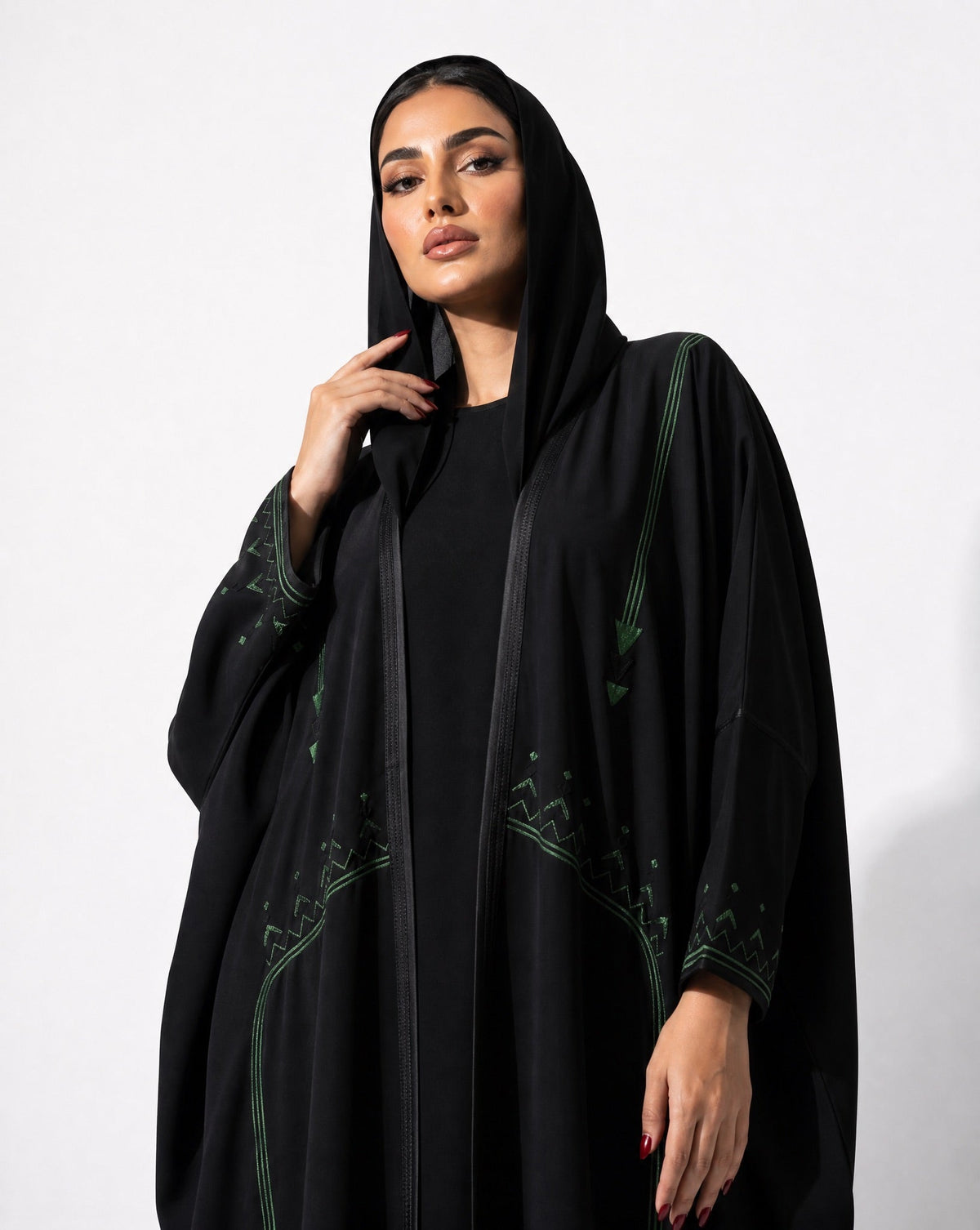 Kimono Cut Simple Detailed Abaya - MRAISHA - MIRA Y MANO