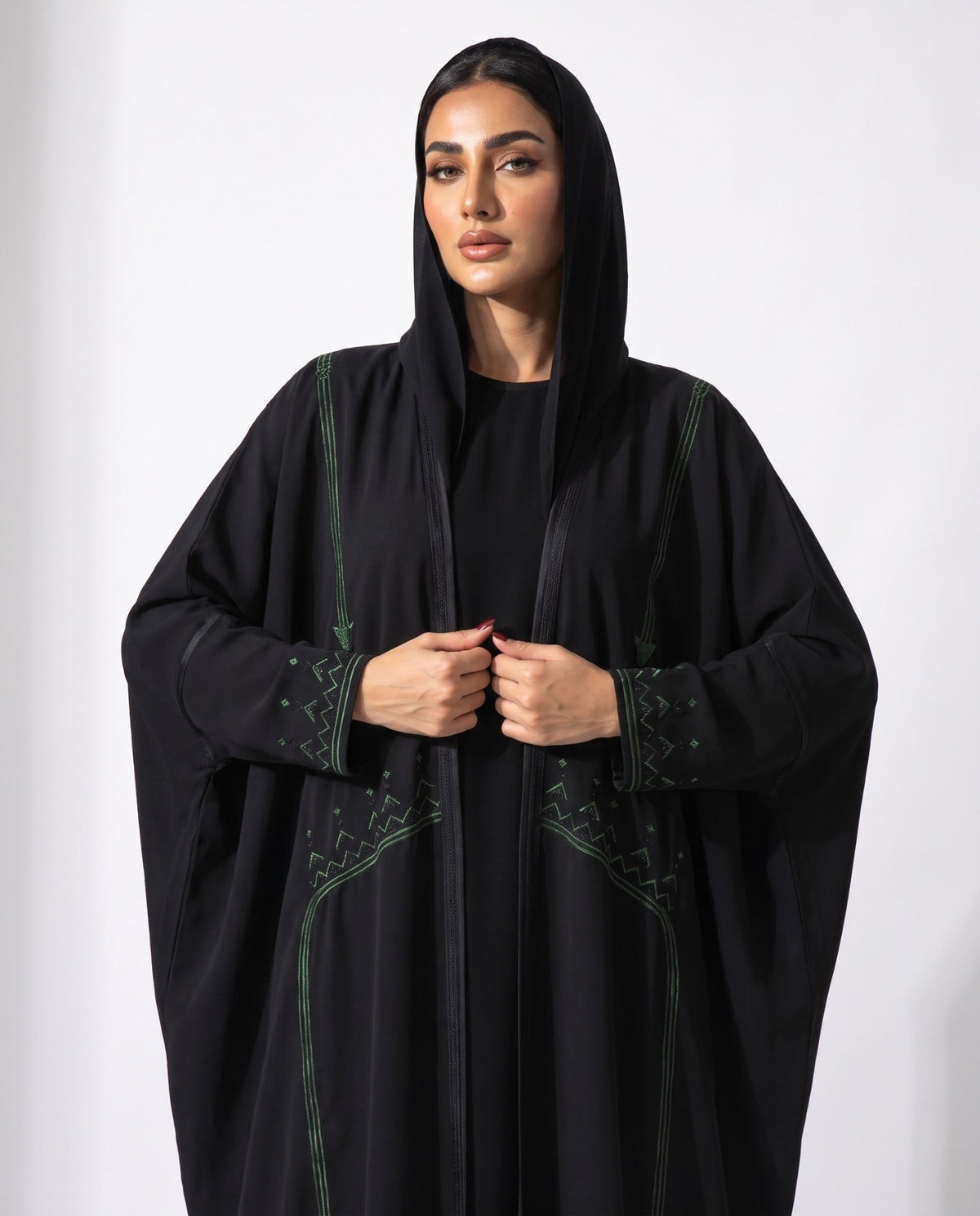 Kimono Cut Simple Detailed Abaya - MRAISHA - MIRA Y MANO