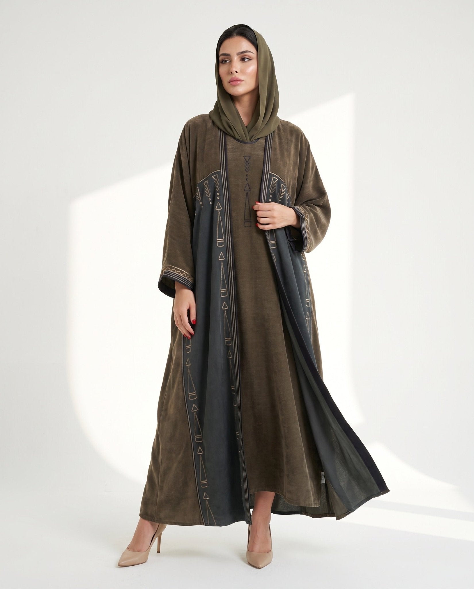 Layered Kimono with Embroidery Olive Abaya Set - MRAISHA - MIRA Y MANO