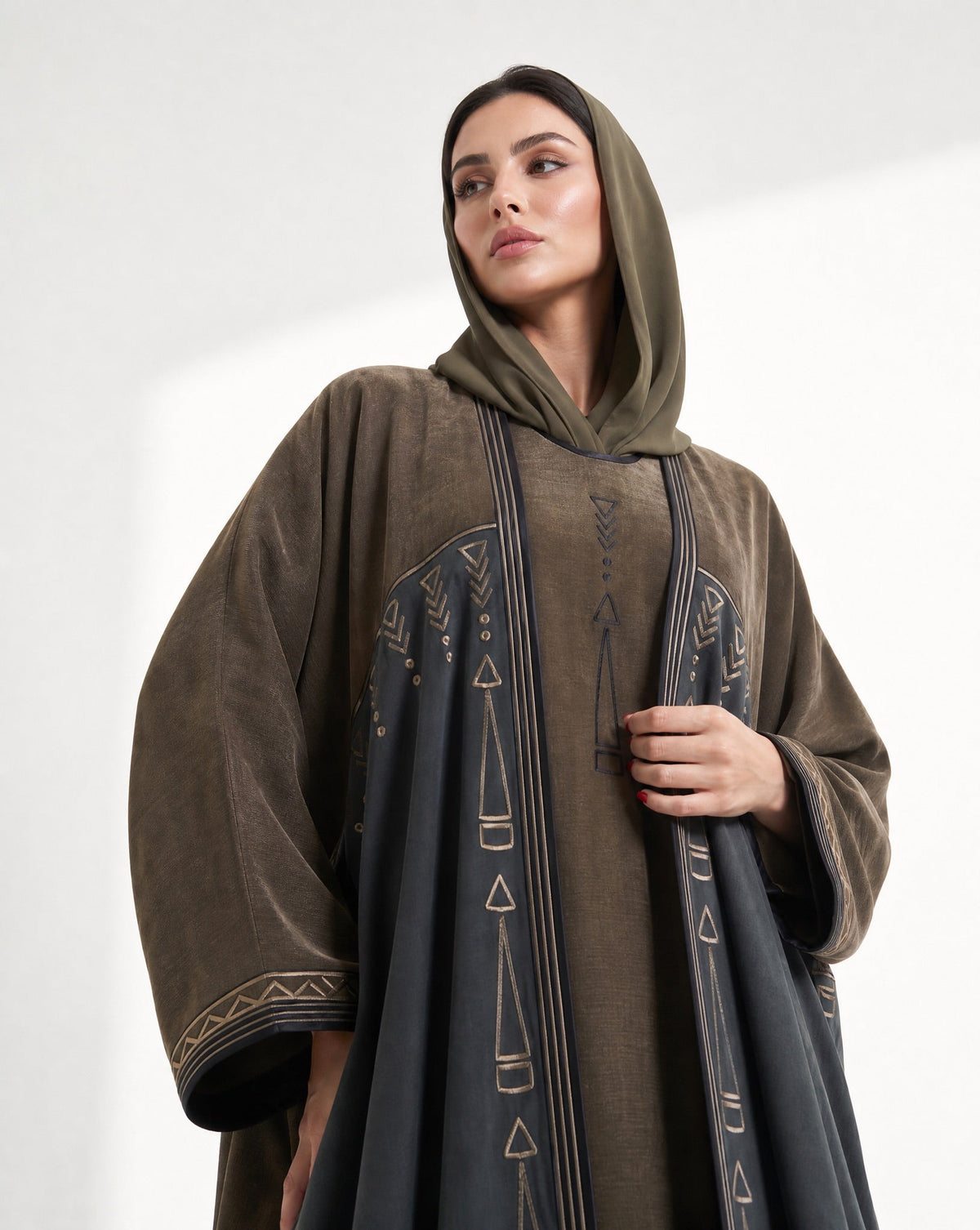 Layered Kimono with Embroidery Olive Abaya Set - MRAISHA - MIRA Y MANO