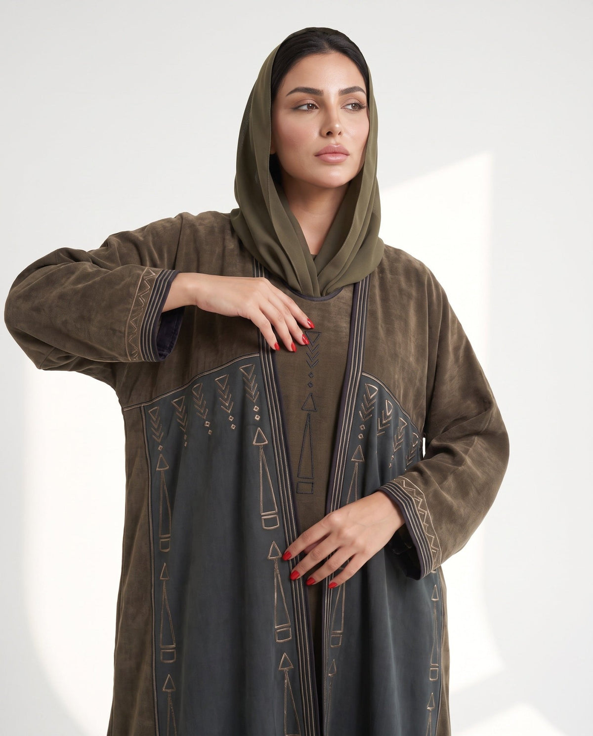Layered Kimono with Embroidery Olive Abaya Set - MRAISHA - MIRA Y MANO