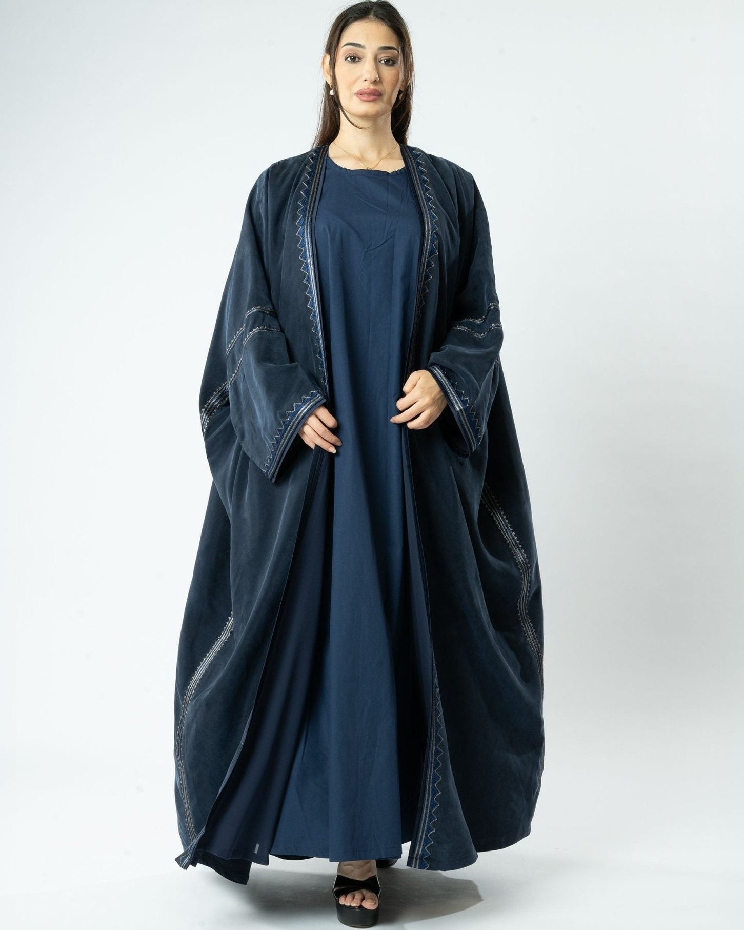 MRAAS2601 ABAYA - MRAISHA - MIRA Y MANO