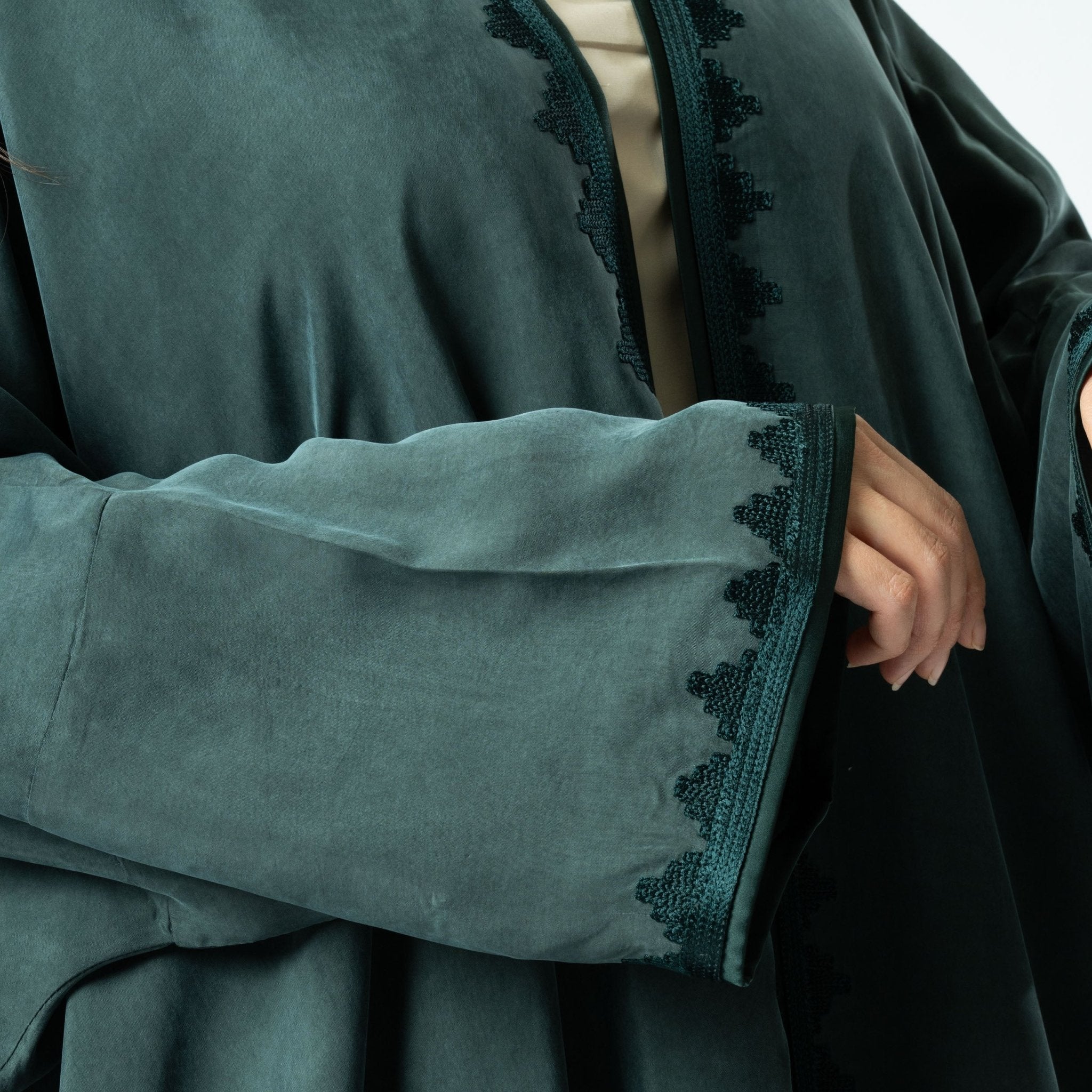 MRAAS2604 ABAYA - MRAISHA - MIRA Y MANO