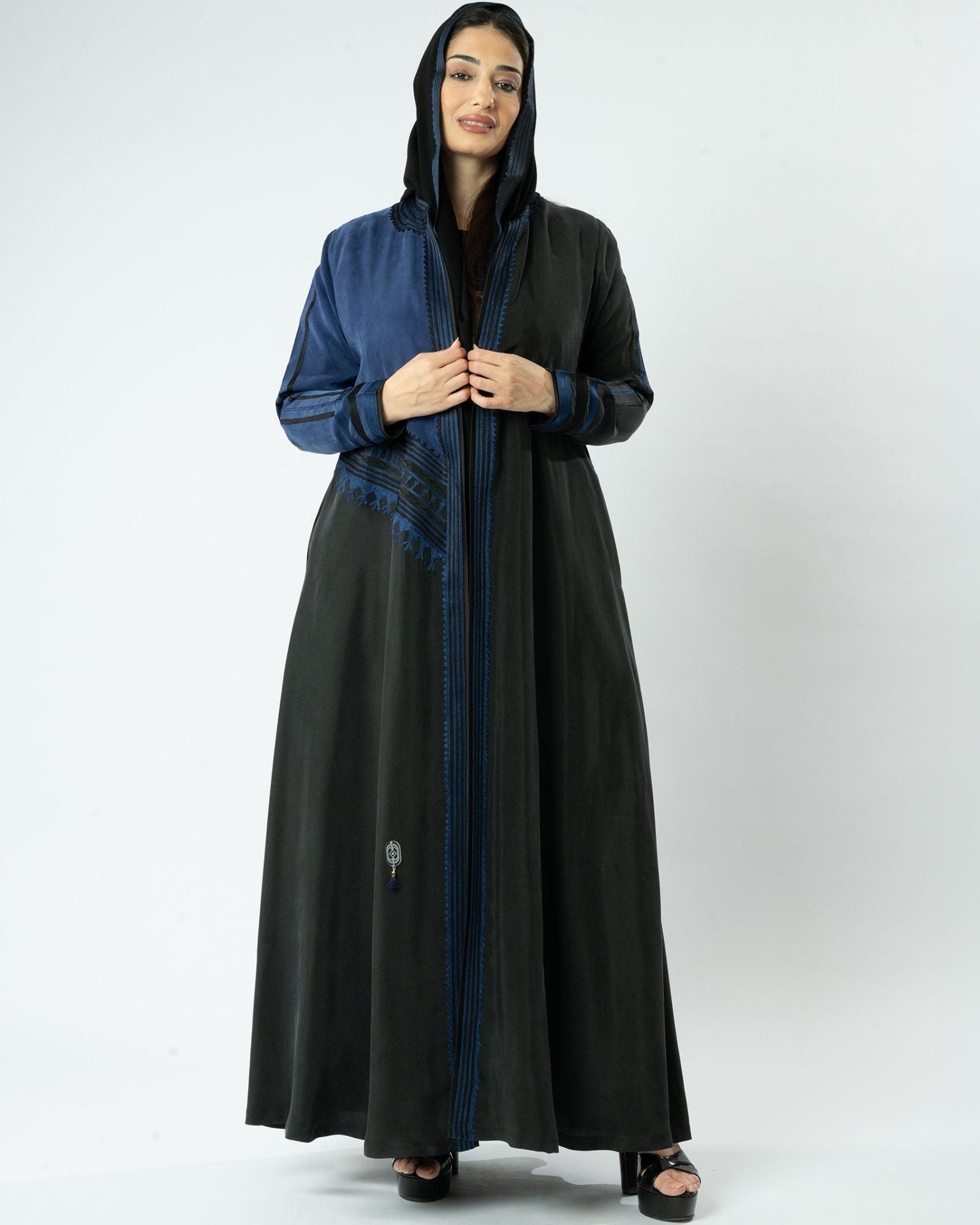 MRAAS2606 ABAYA - MRAISHA - MIRA Y MANO