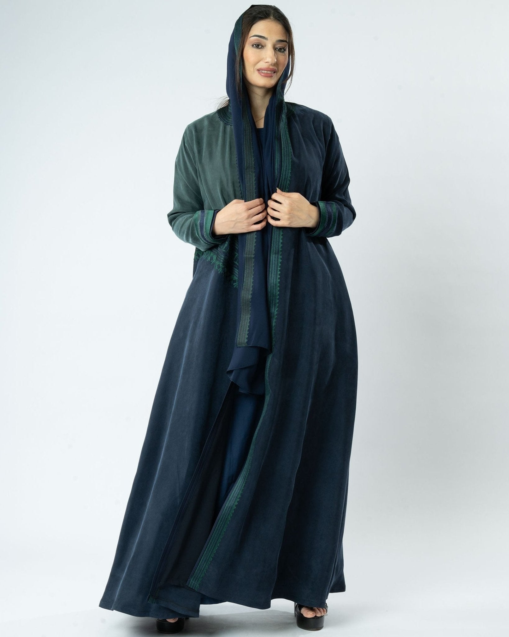 MRAAS2608 ABAYA - MRAISHA - MIRA Y MANO