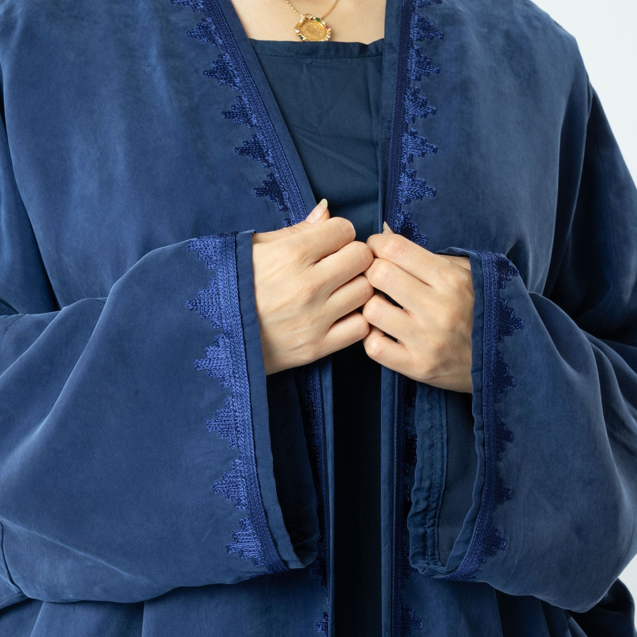 MRAAS2613 ABAYA - MRAISHA - MIRA Y MANO