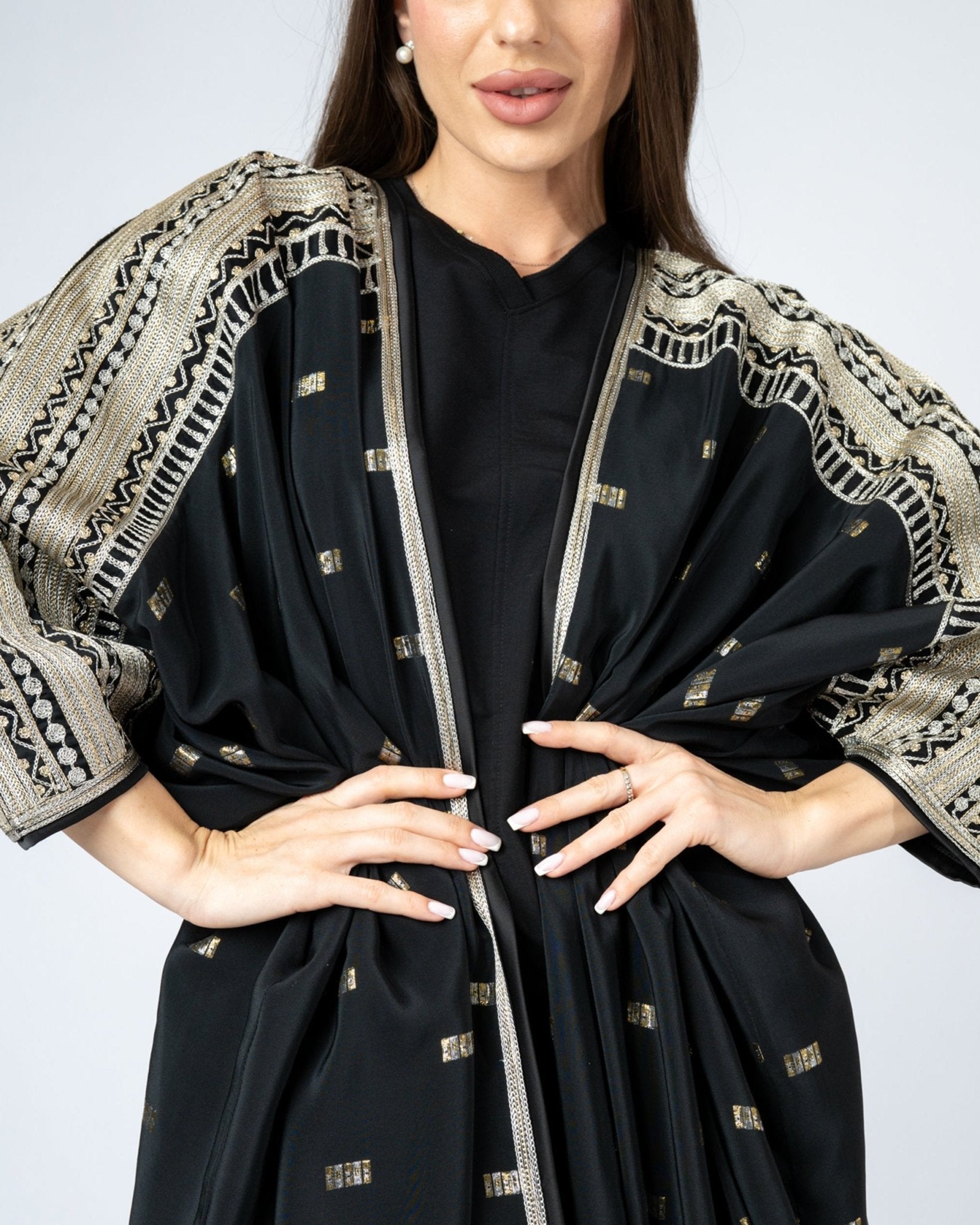 MRAAS2640 - Black Silk Abaya - MRAISHA - MIRA Y MANO