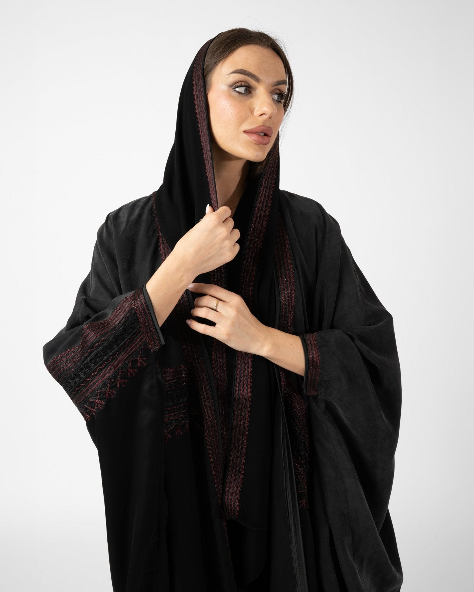 MRAAS2644 - Black Silk Abaya - MRAISHA - MIRA Y MANO