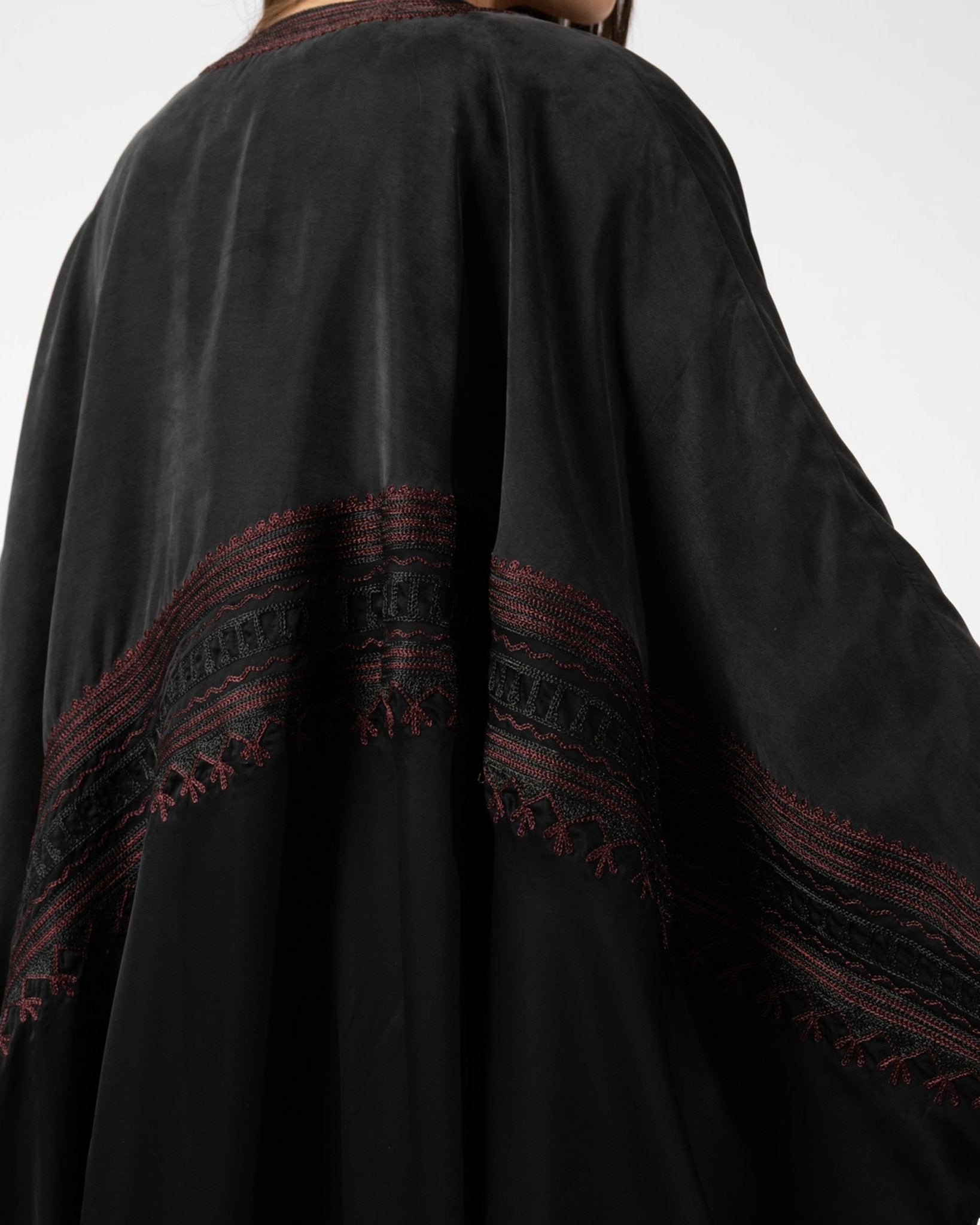 MRAAS2644 - Black Silk Abaya - MRAISHA - MIRA Y MANO