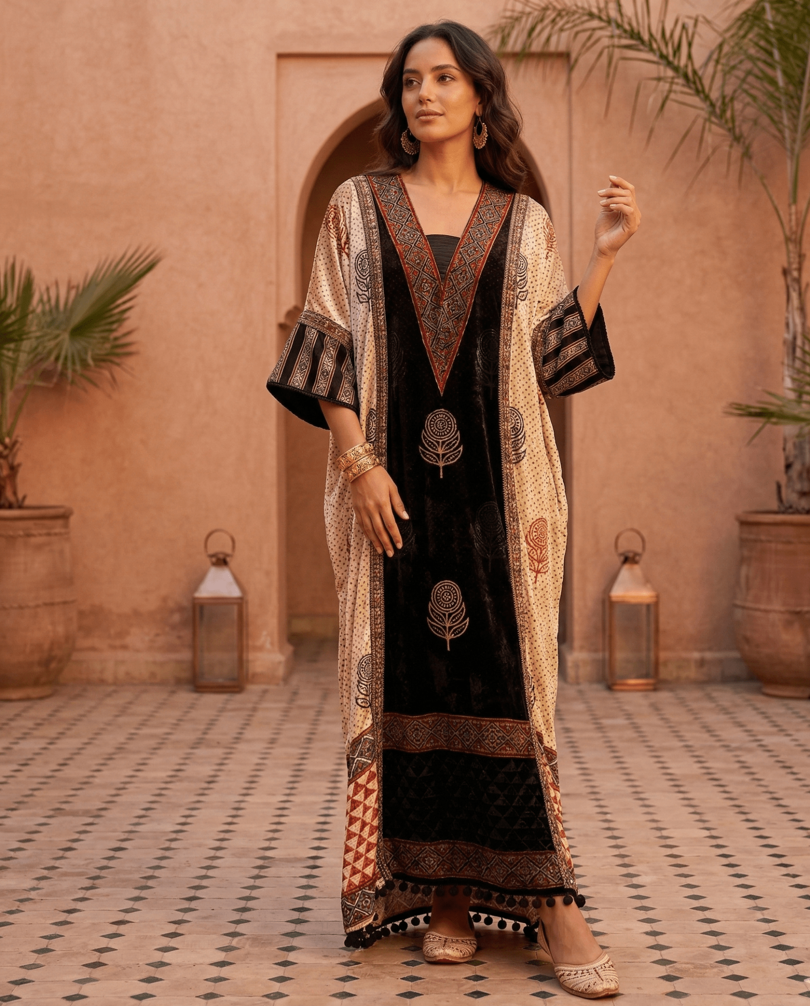 AW26MULV007 JALABIAH - MULAKAAT - MIRA Y MANO