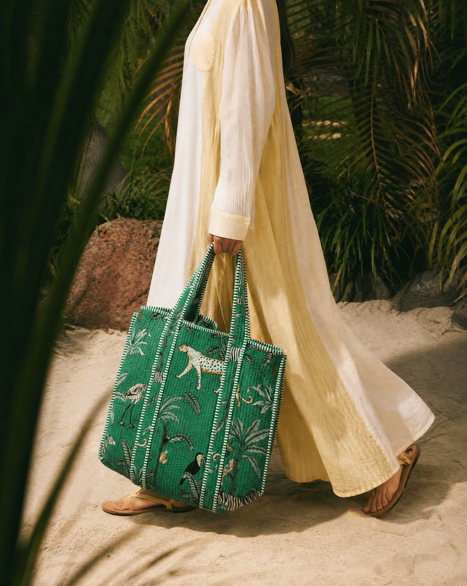 MBG-02 BAG - MULAKAAT - MIRA Y MANO
