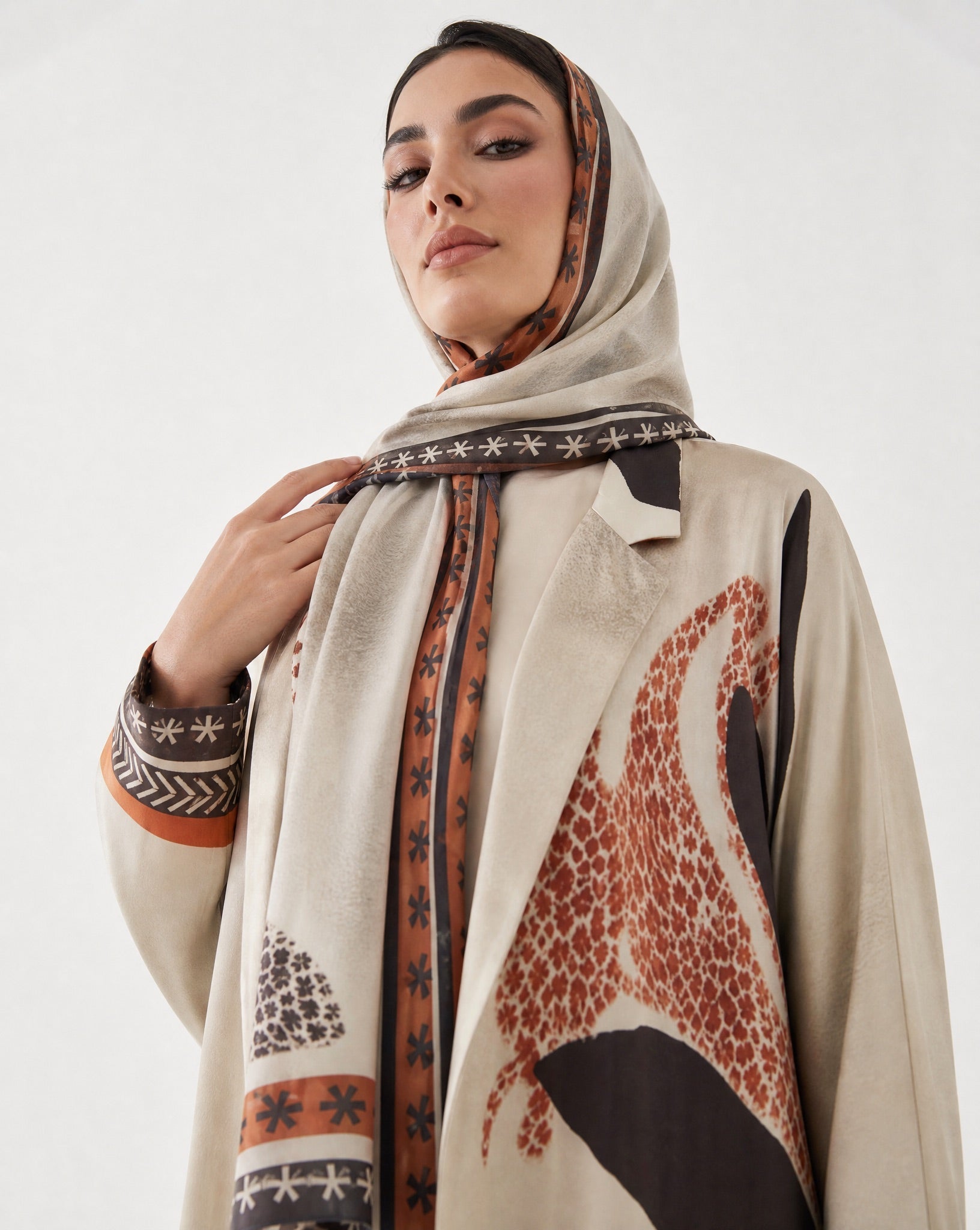 SS26MULS08 - Printed Cotton Silk Abaya - MULAKAAT - MIRA Y MANO