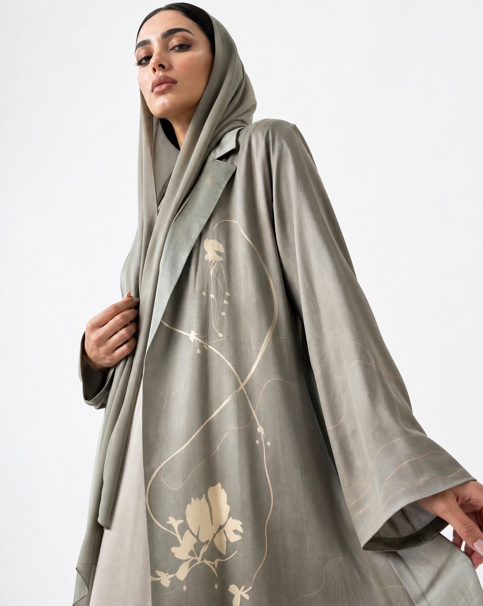 SS26MULS10 - Printed Cotton Silk Abaya - MULAKAAT - MIRA Y MANO