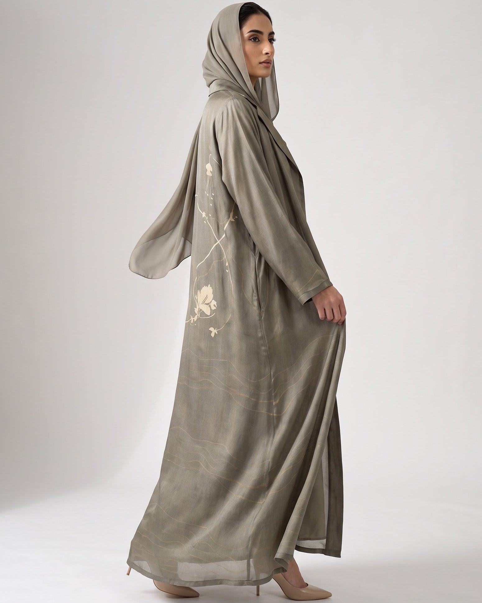 SS26MULS10 - Printed Cotton Silk Abaya - MULAKAAT - MIRA Y MANO