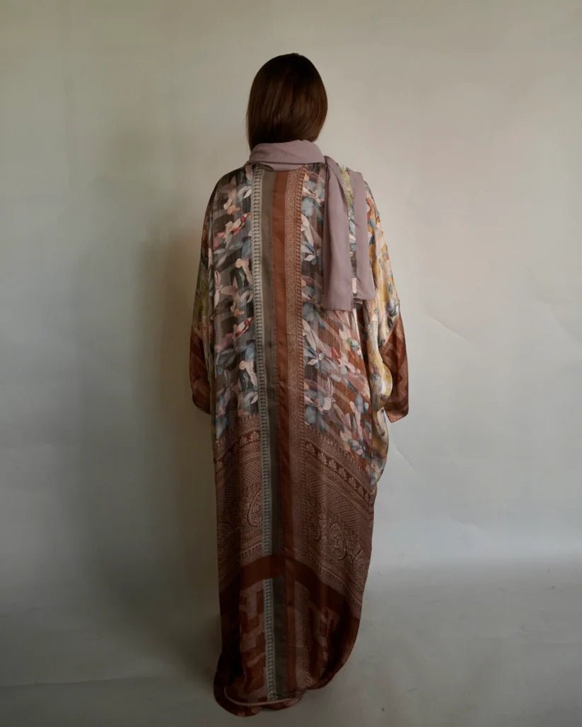 BLOOM ABAYA - NAKHLAH - MIRA Y MANO