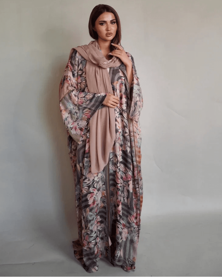 FLORA ABAYA - NAKHLAH - MIRA Y MANO