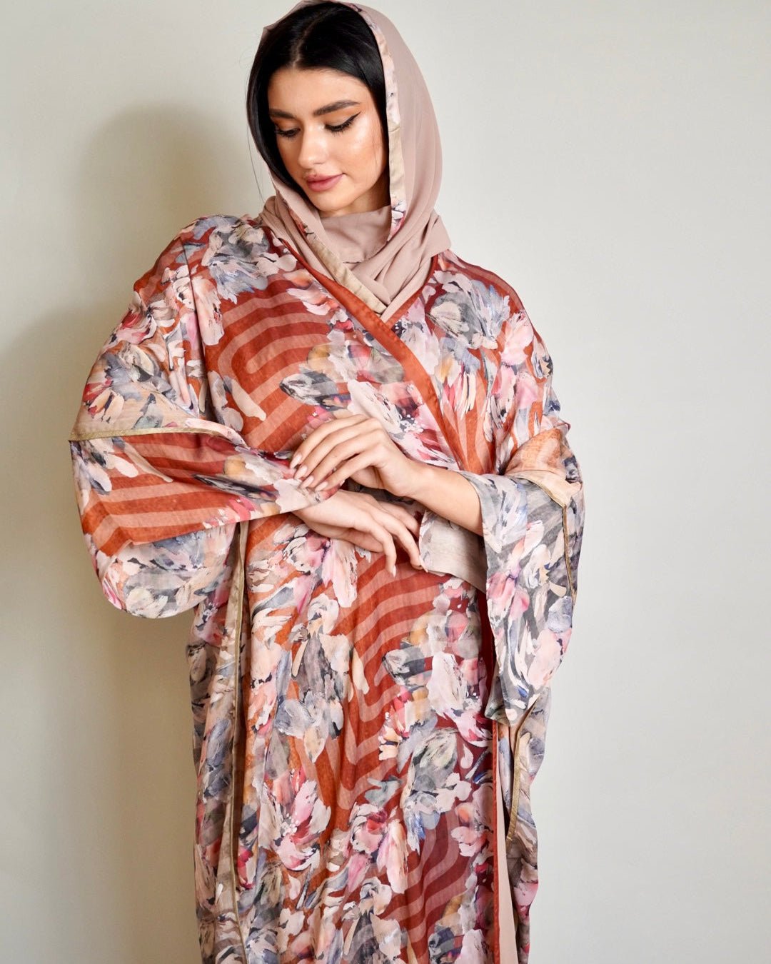 MATCHA BLOOM ABAYA - NAKHLAH - MIRA Y MANO