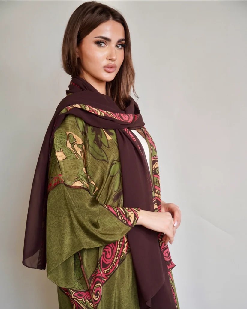 NAKHLAH OLIVE ABAYA - NAKHLAH - MIRA Y MANO