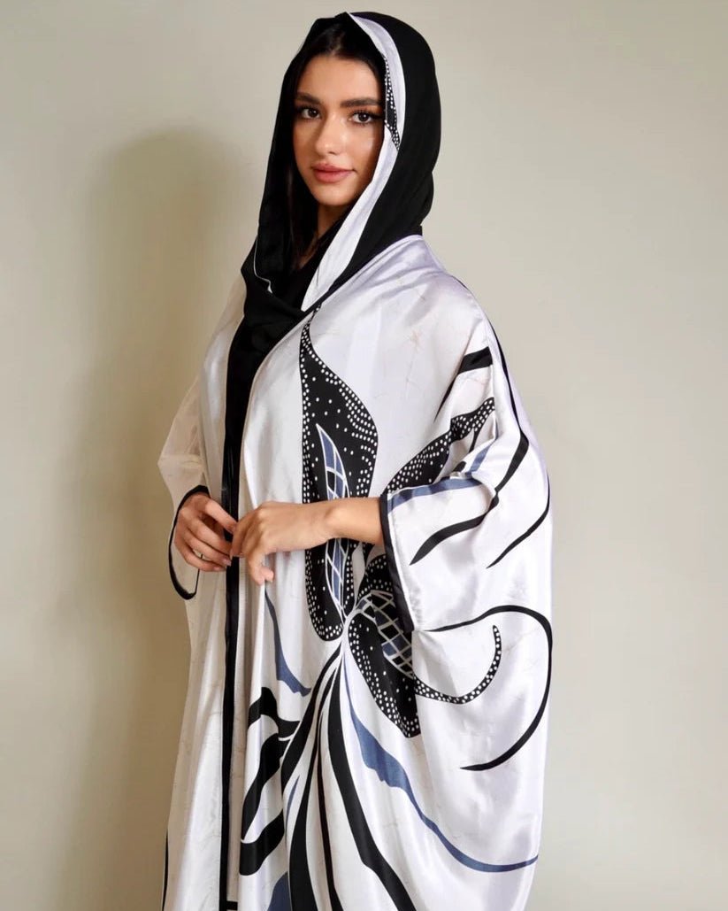 PETAL WHITE ABAYA - NAKHLAH - MIRA Y MANO