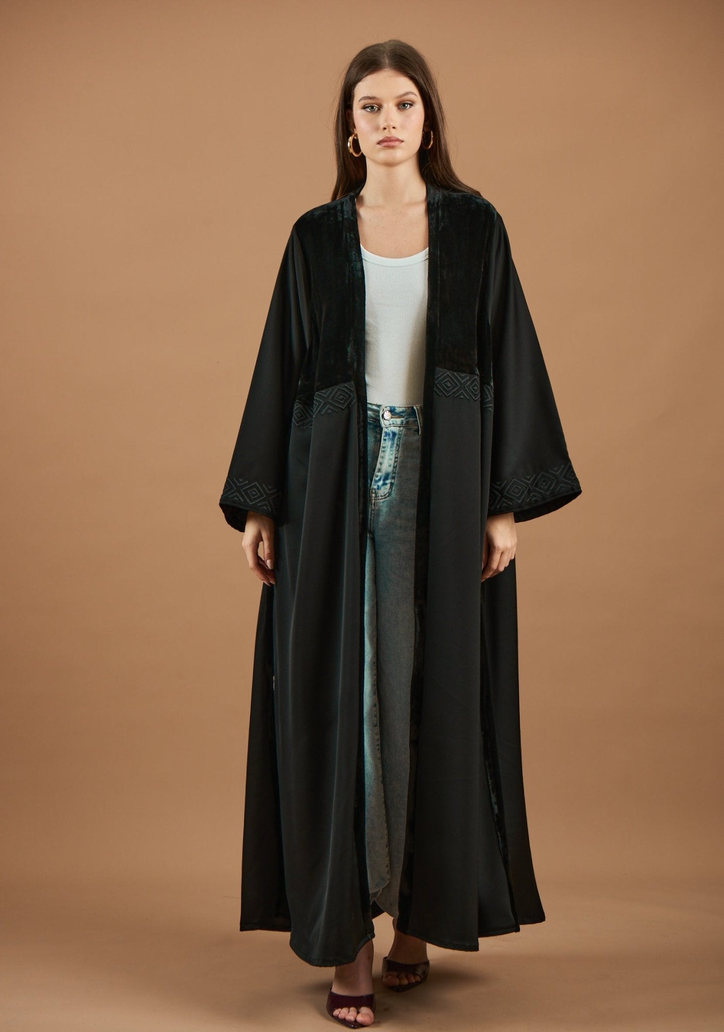 F 042 ABAYA - NM BOUTIQUE - MIRA Y MANO