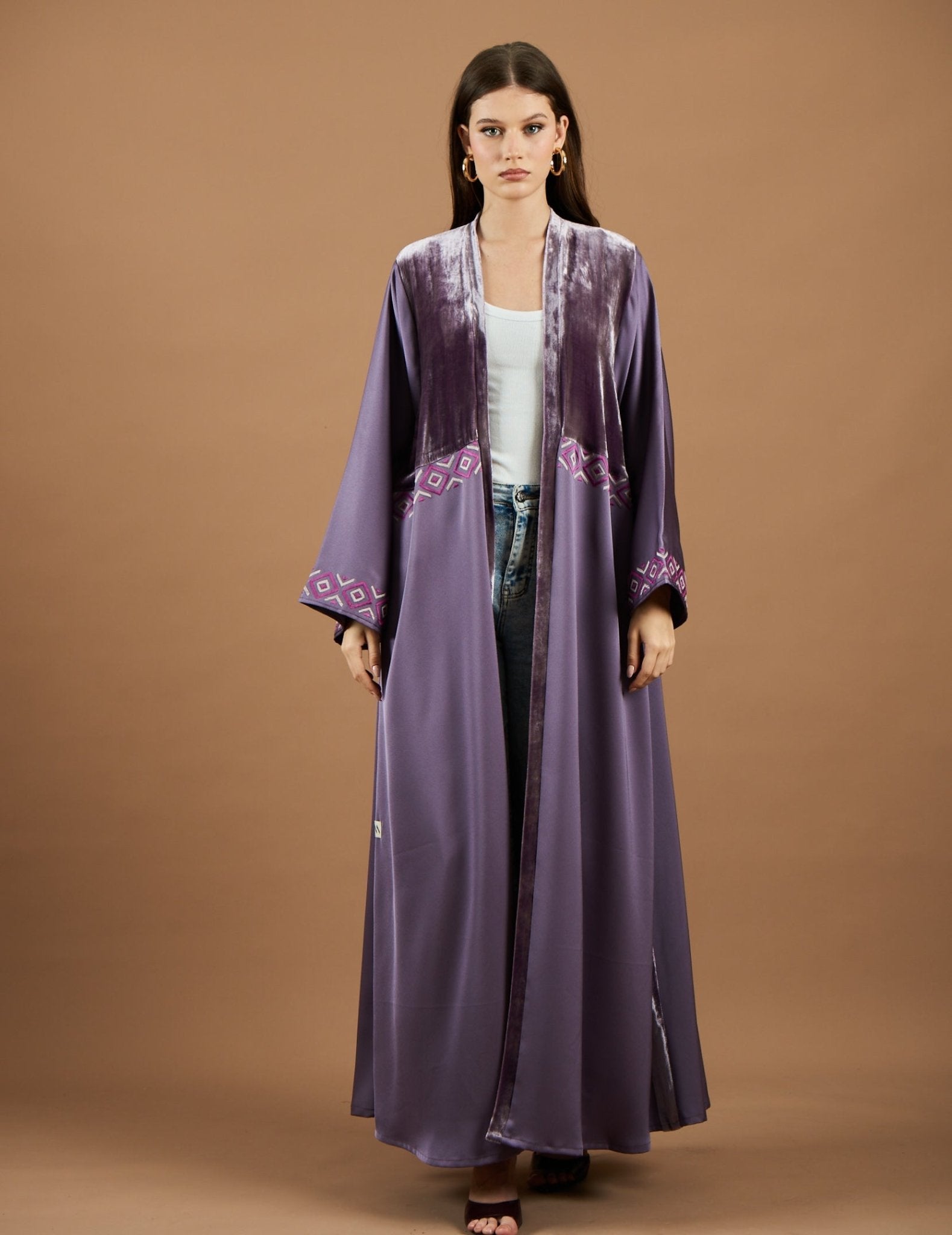F 043 ABAYA - NM BOUTIQUE - MIRA Y MANO