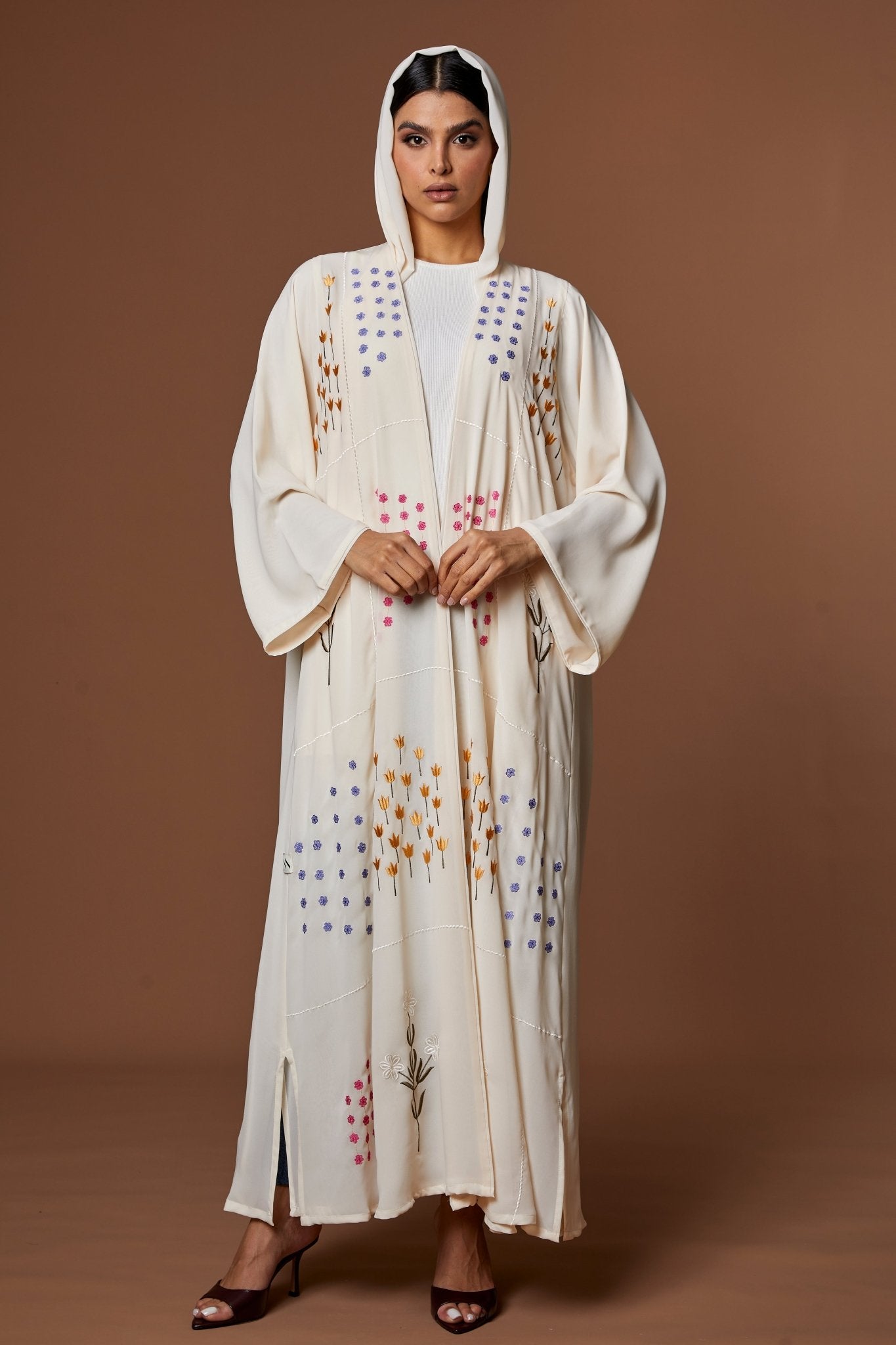 NM 603 BEIGE ABAYA - NM BOUTIQUE - MIRA Y MANO