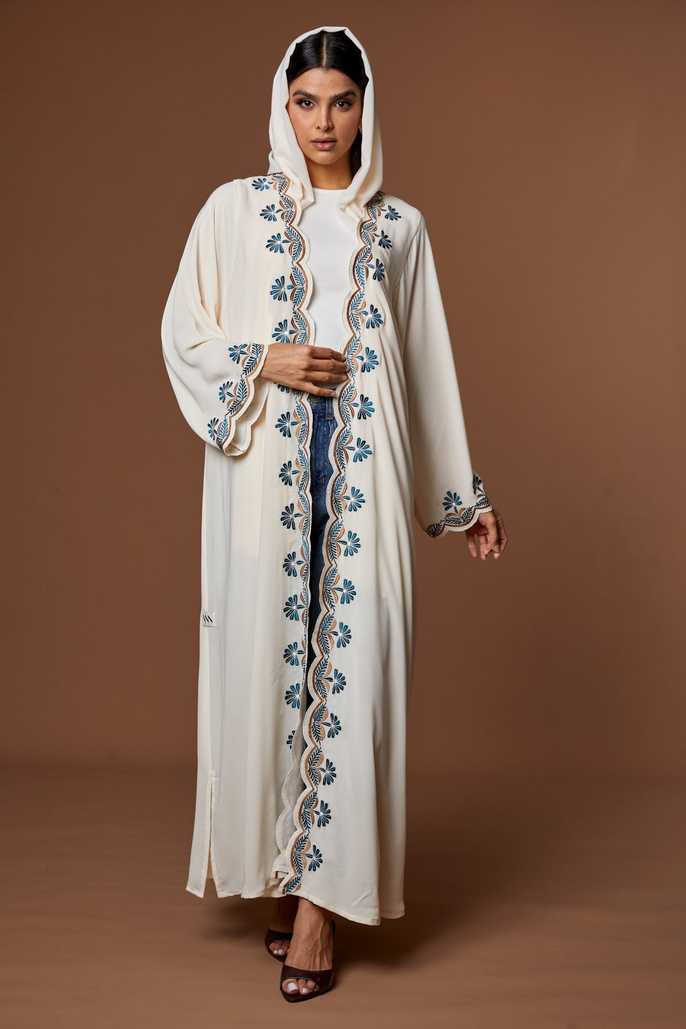 NM 604 BEIGE ABAYA - NM BOUTIQUE - MIRA Y MANO