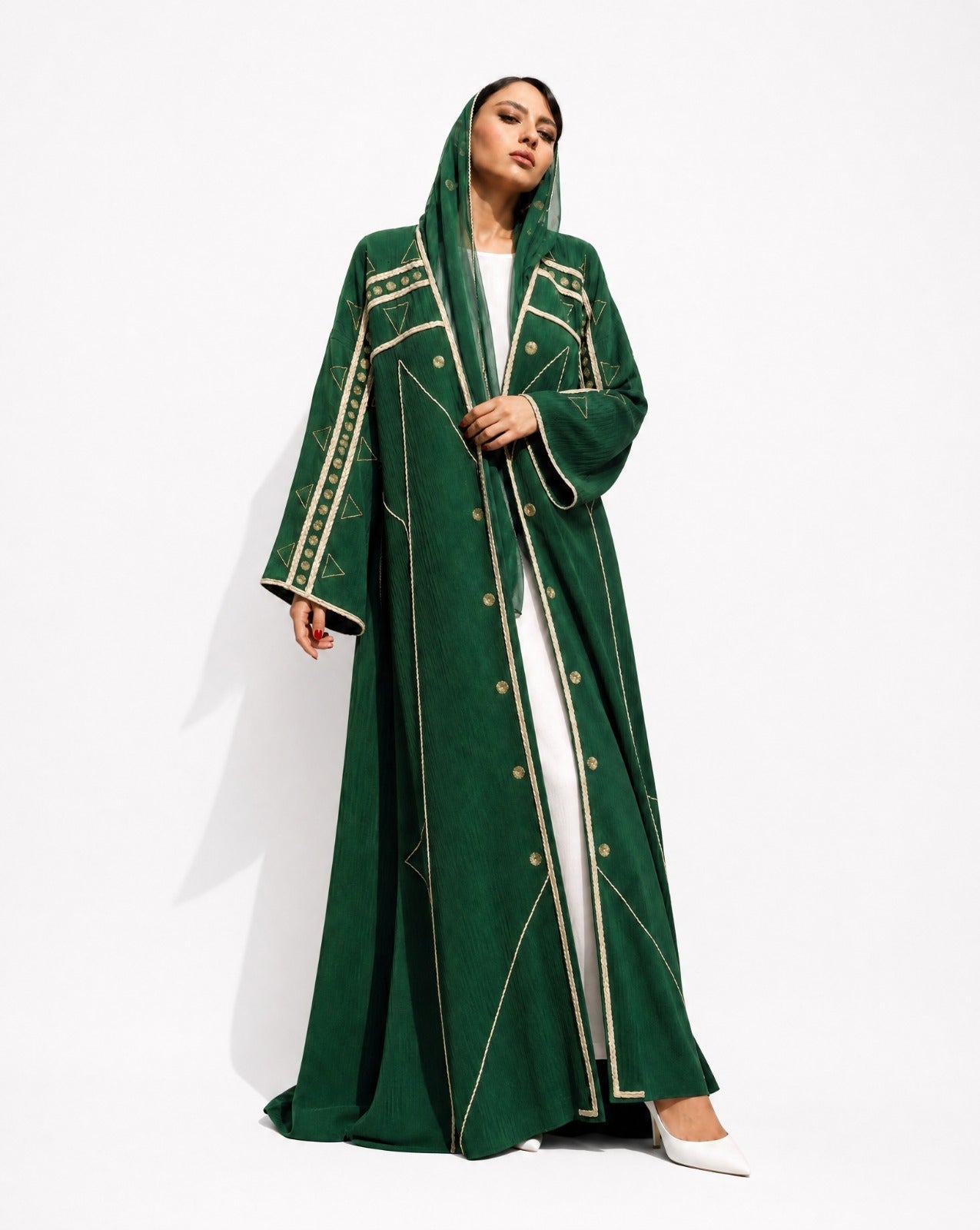 FOUNDING-GRN ABAYA - NORA AL SHAIKH - MIRA Y MANO