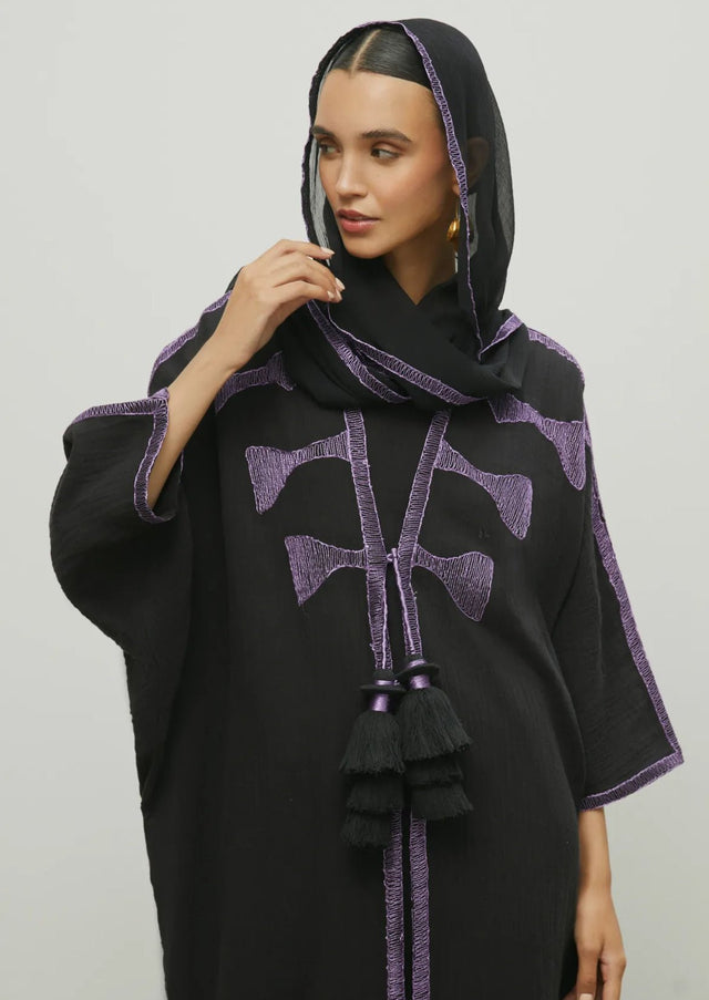 PURPLE EMB TBLK ABAYA - NORA AL SHAIKH - MIRA Y MANO