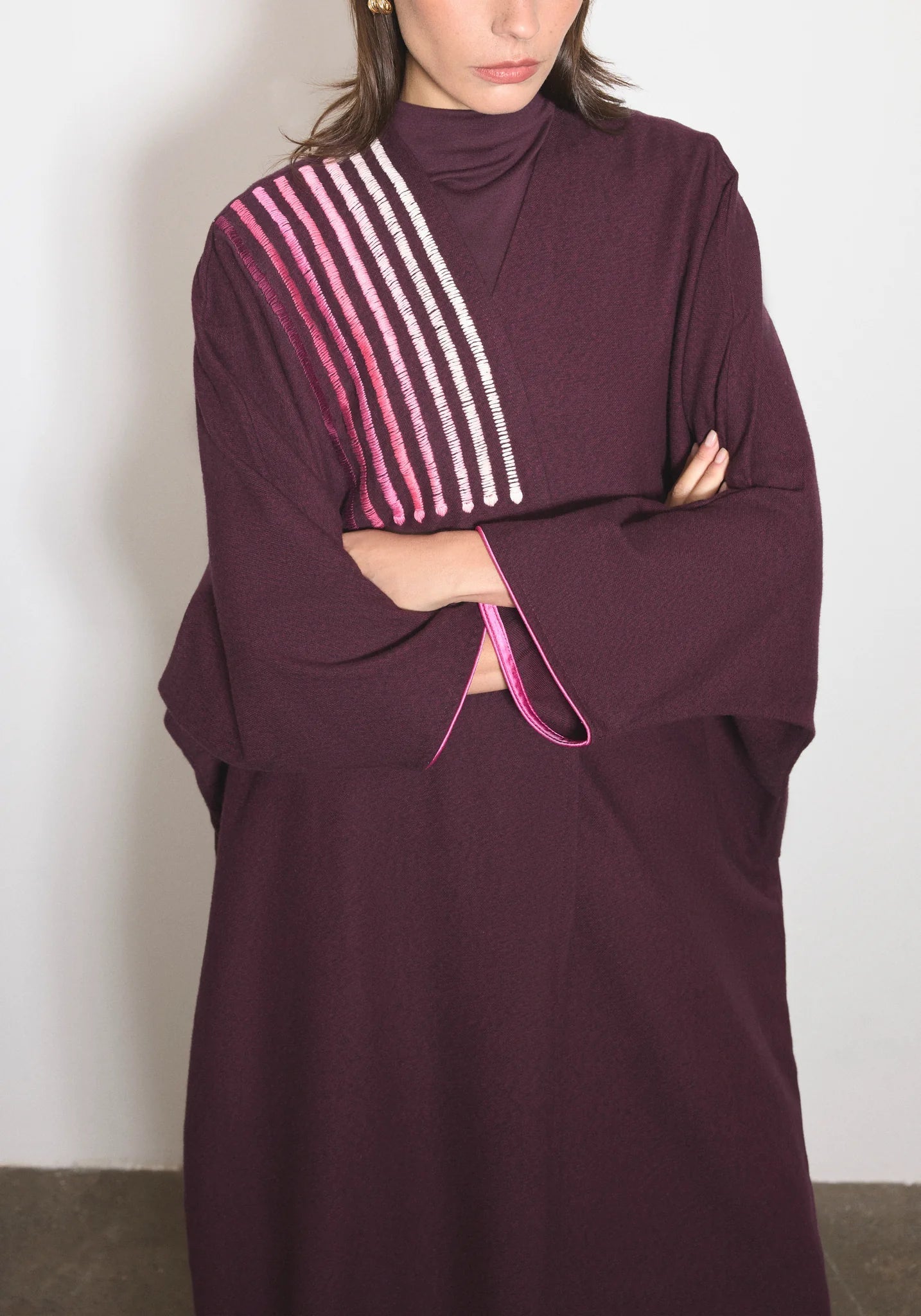 WOOL ABAYA - M - NORA AL SHAIKH - MIRA Y MANO