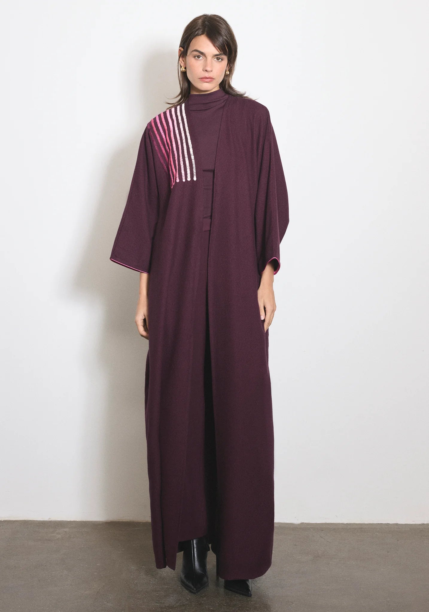 WOOL ABAYA - M - NORA AL SHAIKH - MIRA Y MANO