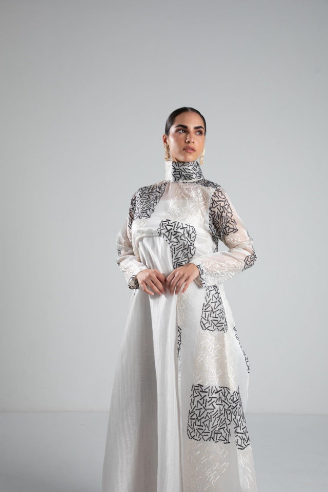 KUF25RA17 KAFTAN - NOUR ALDHAHRI - MIRA Y MANO