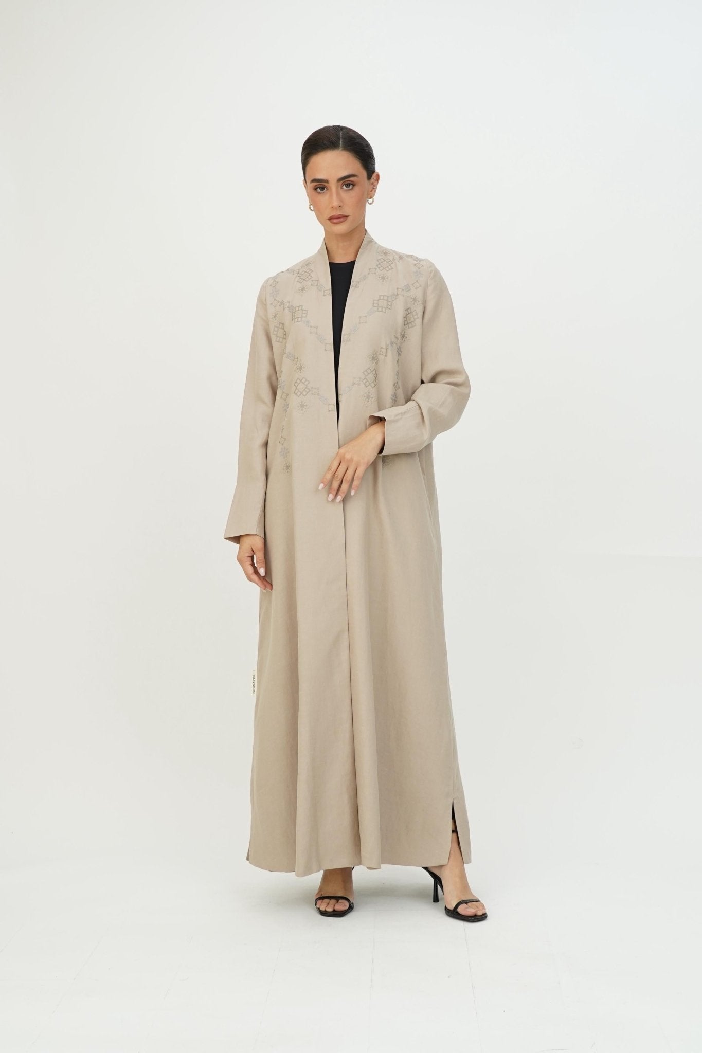 ST - 25300 - BE ABAYA - NOWAYER - MIRA Y MANO
