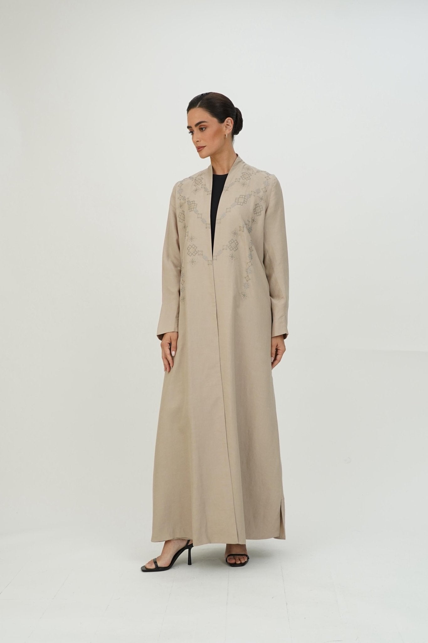 ST - 25300 - BE ABAYA - NOWAYER - MIRA Y MANO