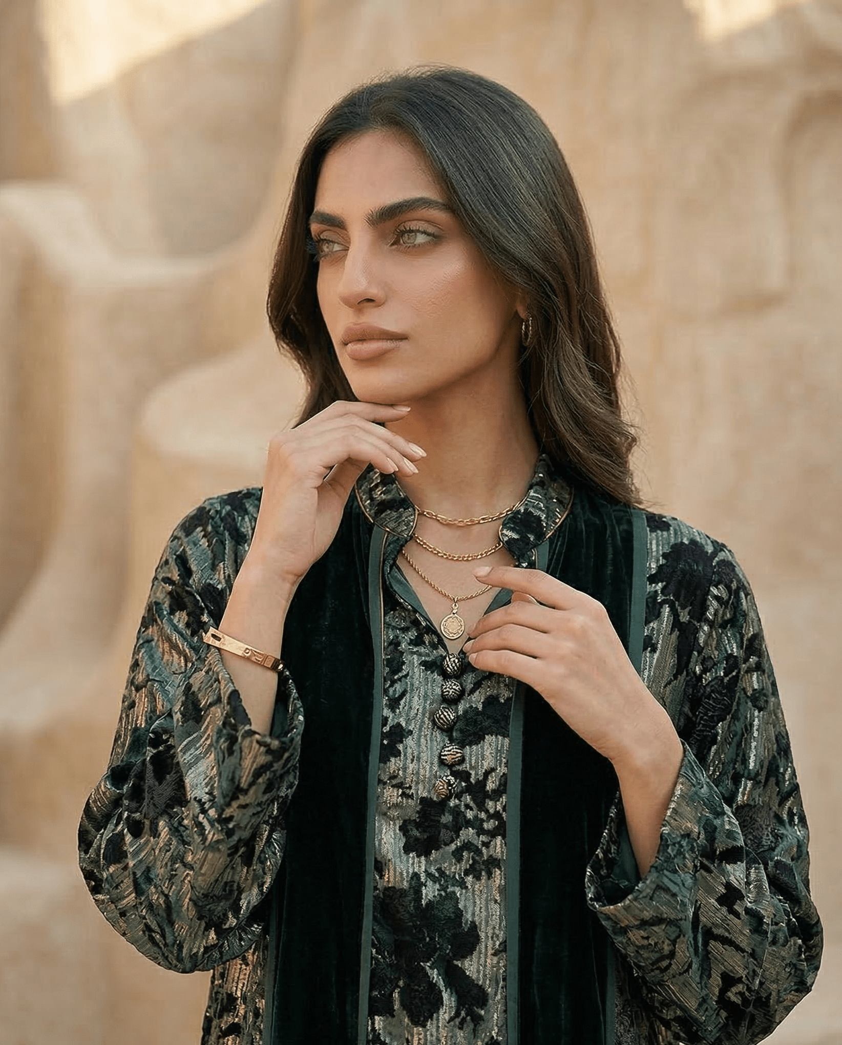 OP050 JALABIAH - OPAL - MIRA Y MANO