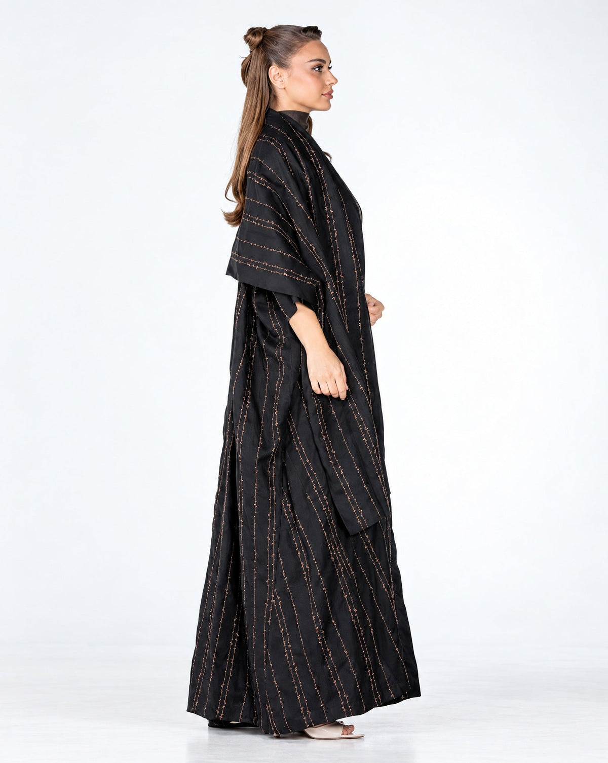 Almond Lux – Black Linen Abaya - MIRA Y MANO