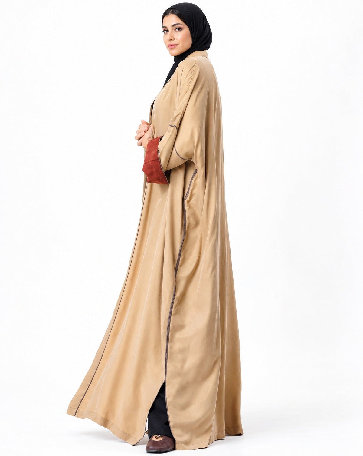 HARMONY-BE ABAYA - MIRA Y MANO