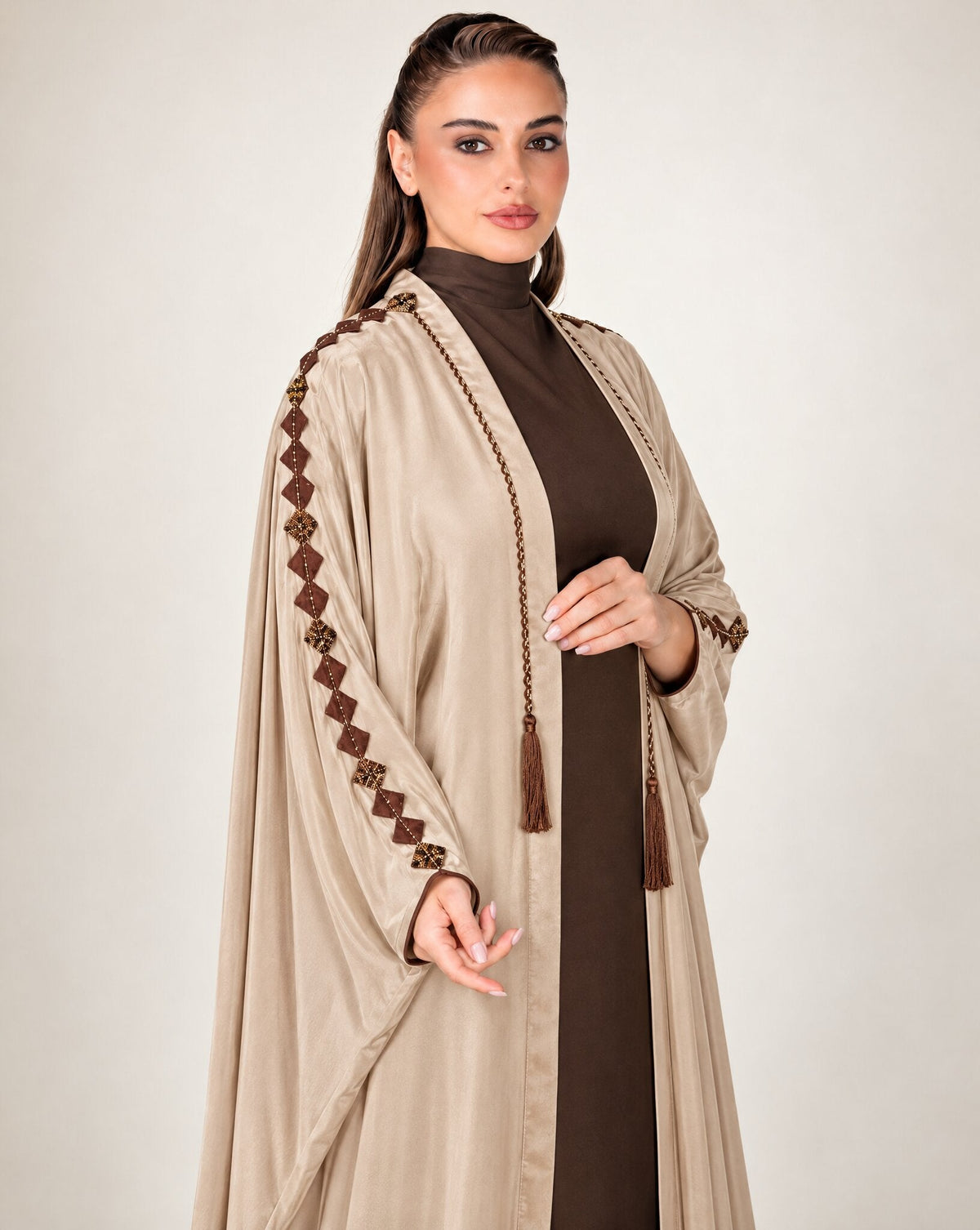 OLA LUX-BE – Beige Washed Silk Abaya - MIRA Y MANO