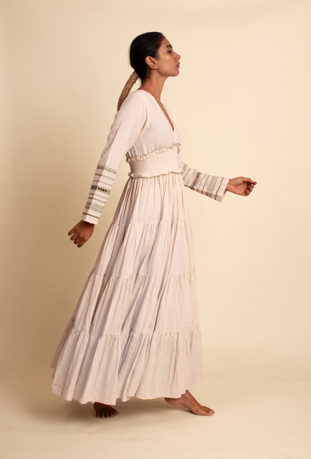 HIGHRA - BE DRESS - OUR DVE - MIRA Y MANO