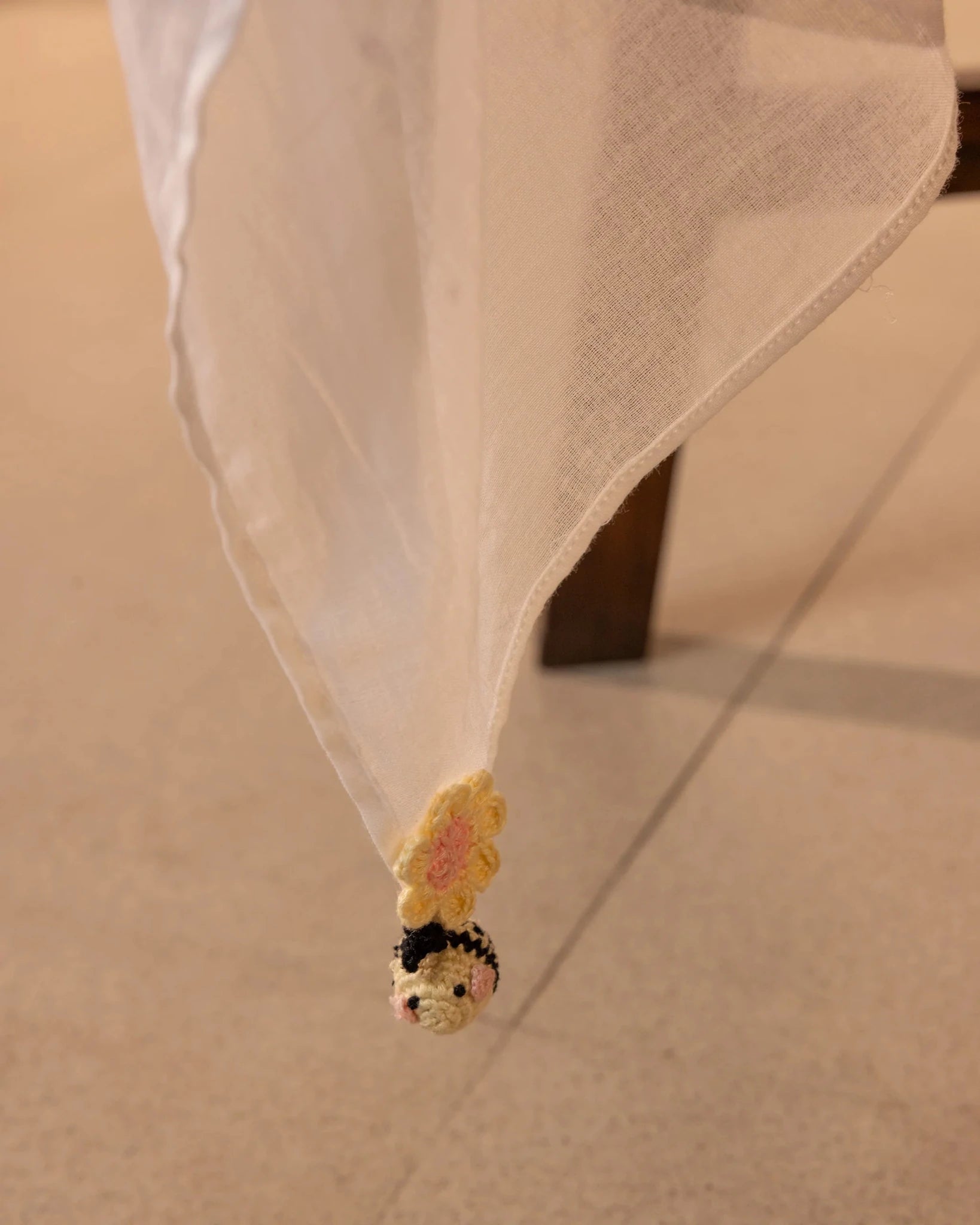 HONEY BEE SCARF - OUR DVE - MIRA Y MANO